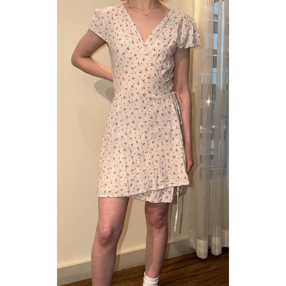 Brandy Melville Floral Wrap Mini Dress Short Sleeve V-Neck Cottagecore